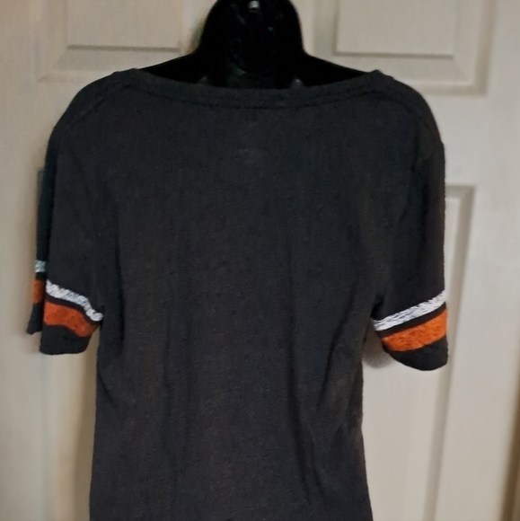 Genuine merchandise graphic T-Shirt - Picture 2 of 3